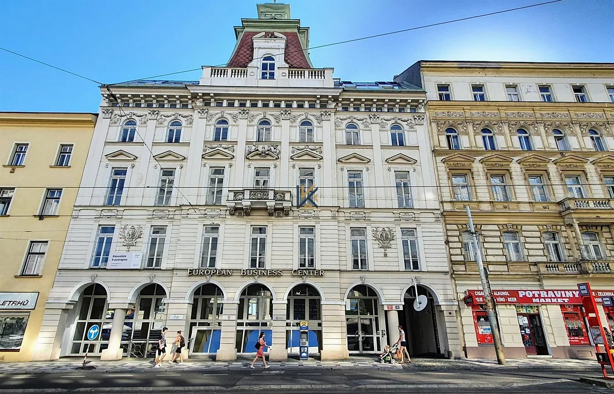 Pronájem kanceláře 391 m²